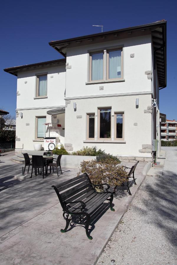 Residence Villa Frio Frio รองคี เด เลโจนารี ภายนอก รูปภาพ